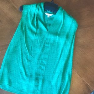 Green sleeveless blouse size Small Cabi